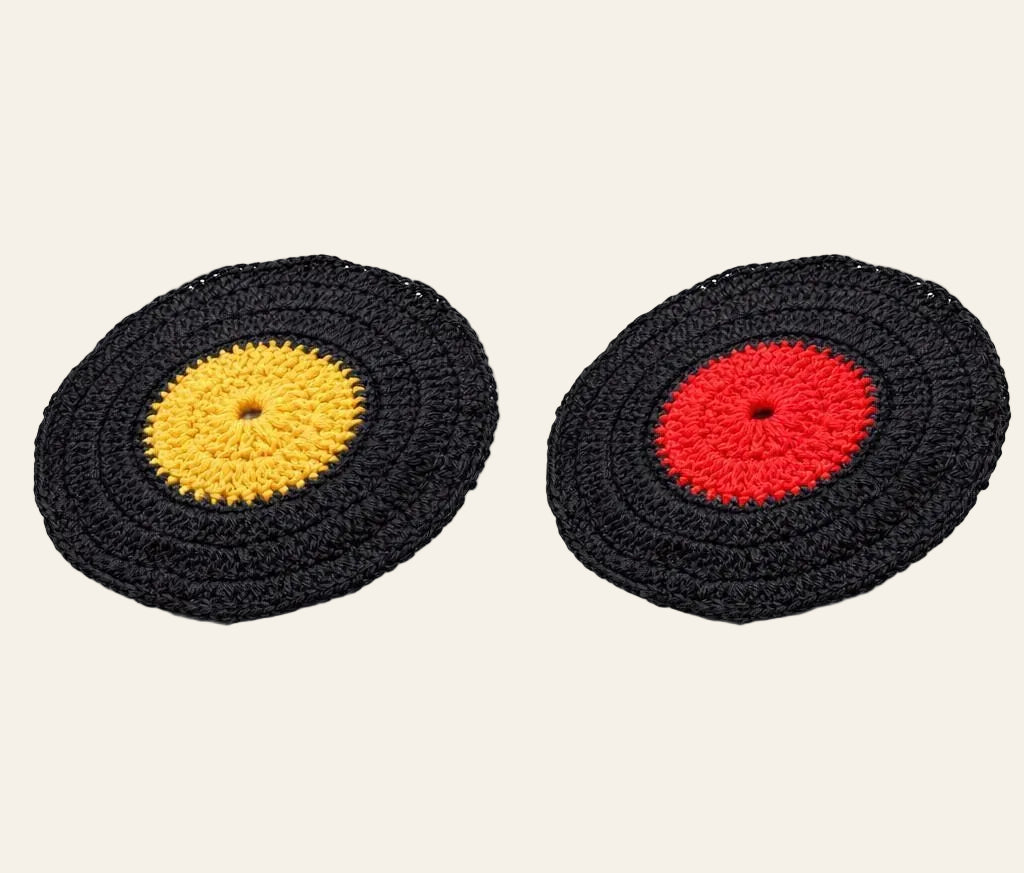 Close-up of the realistic vinyl groove texture on the crochet record coaster — beginner-friendly PDF pattern preview